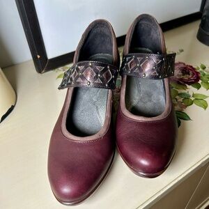 Naot Kirei Leather Mary Janes - Merlot/Bordeaux - EU 38